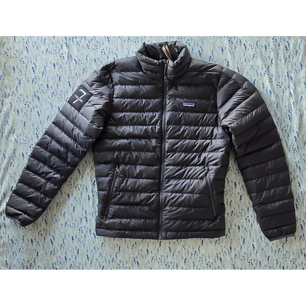 Patagonia Mens Down Sweater Jacket Forge Grey 84674 FEG 7 Cellars Logo Small NWT